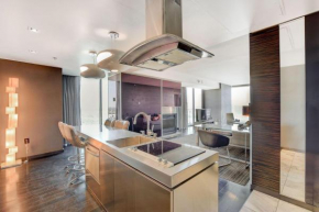 One Bedroom Suite with Strip Views 22nd Floor.